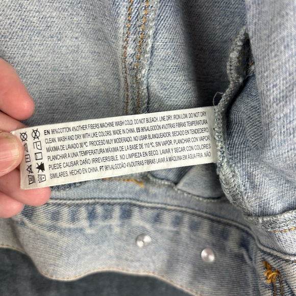 Forever 21 Blue Jean Crop Jacket Classic Denim Style Sz L - Picture 4 of 9